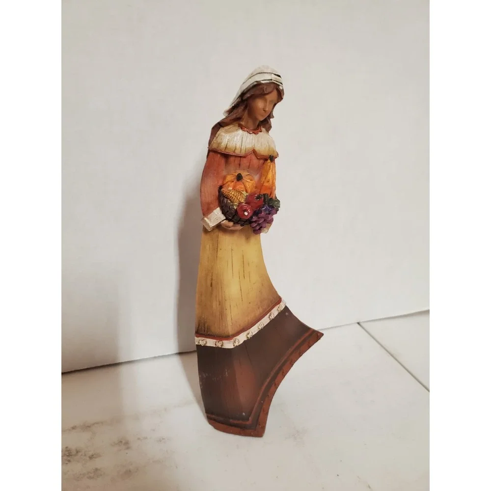 vintage resin Thanksgiving pilgrim couple figurine set